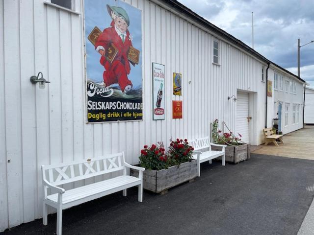 1. Etg I Dampskipsbrygga, Lodingen Havn Exterior foto