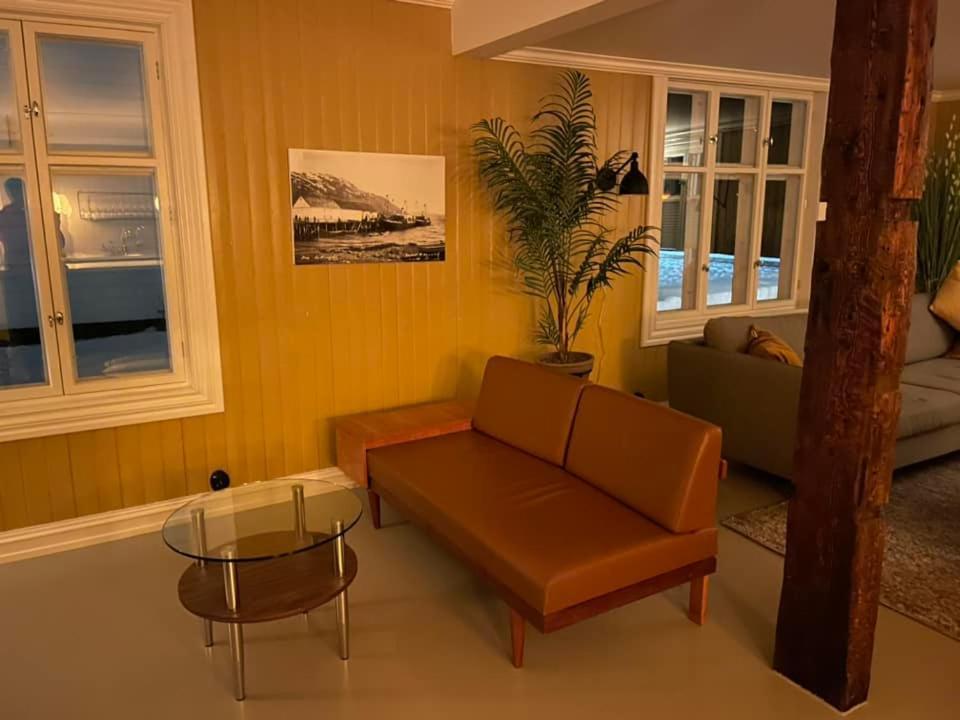1. Etg I Dampskipsbrygga, Lodingen Havn Exterior foto